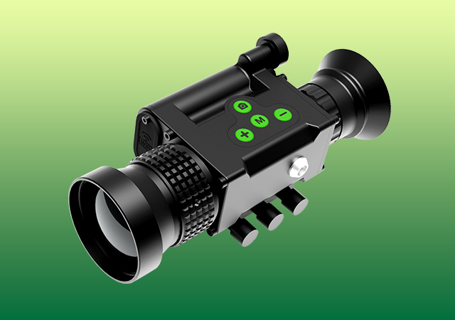 How does the temperature measurement accuracy of thermal imaging scopes affect their performance?